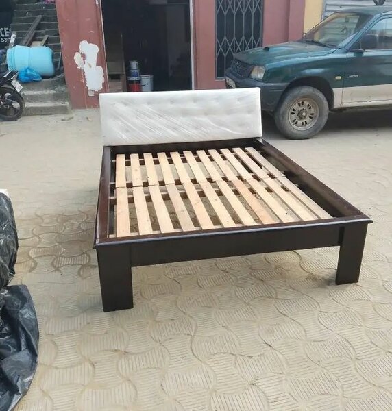 Lit Double avec Tête de Lit - Design Moderne