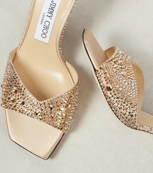 Ladies heel with glitters