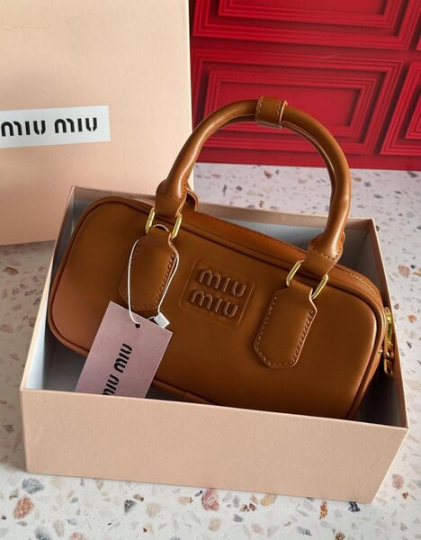 Sac à main en cuir Miu Miu