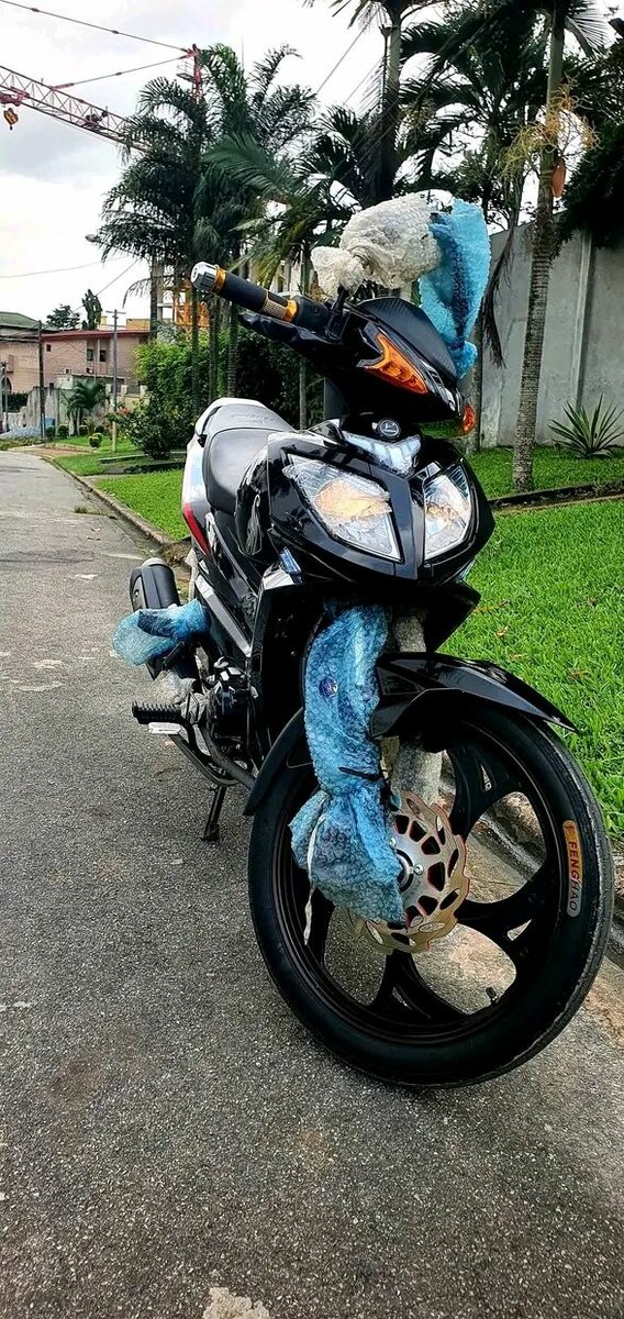 Maxiscooter sportive noir