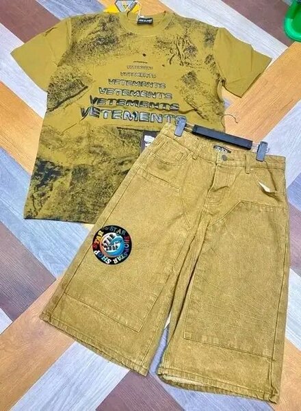 VETEMENTS T-shirt et jeans homme