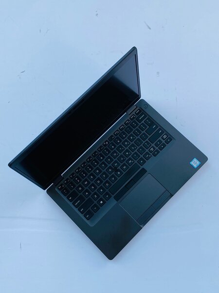 Dell Latitude 5400 Intel(R) Core(TM) i5~ 8Th Generation