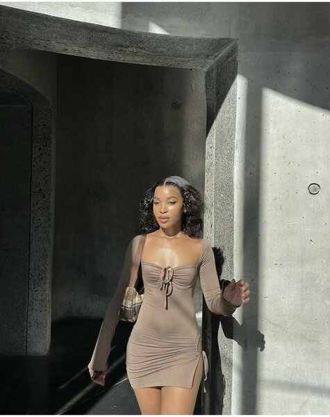 Robe courte élégante femme