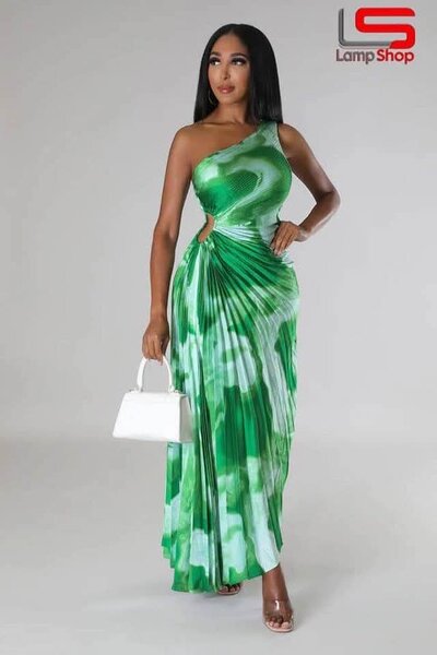 Robe Longue Asymétrique Élégante