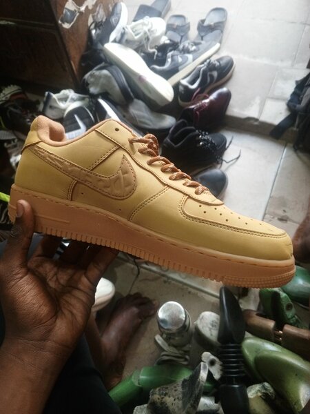 Basket homme en cuir beige