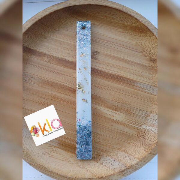 Marque-pages en résine pailletée