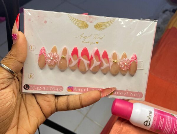 Ongles Pressés Design Artisanal