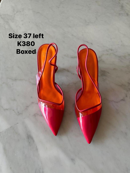 heeled shoes with transparent insert