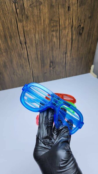 Glow glasses (party)