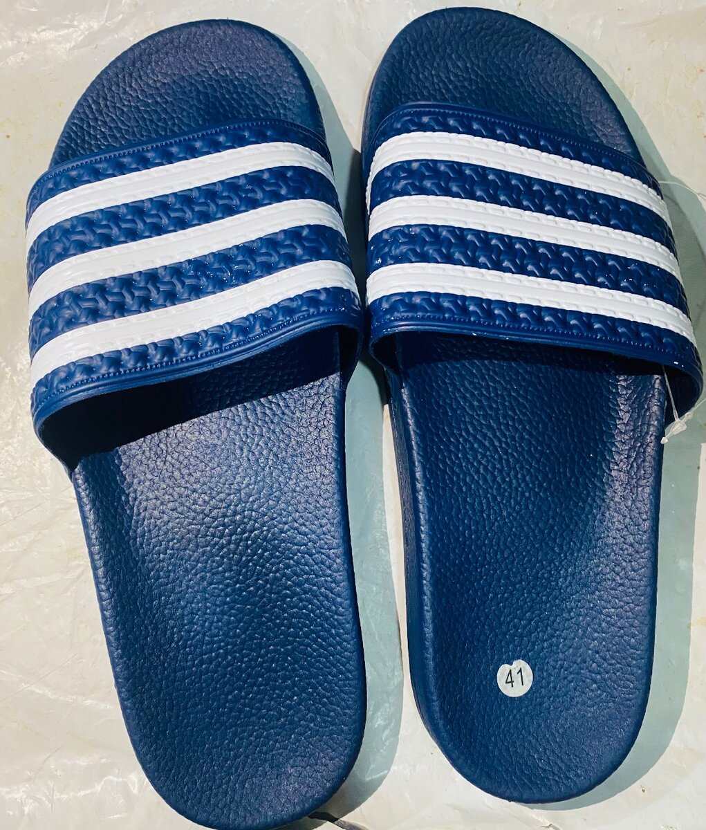 Sandales de plage bleues confortables