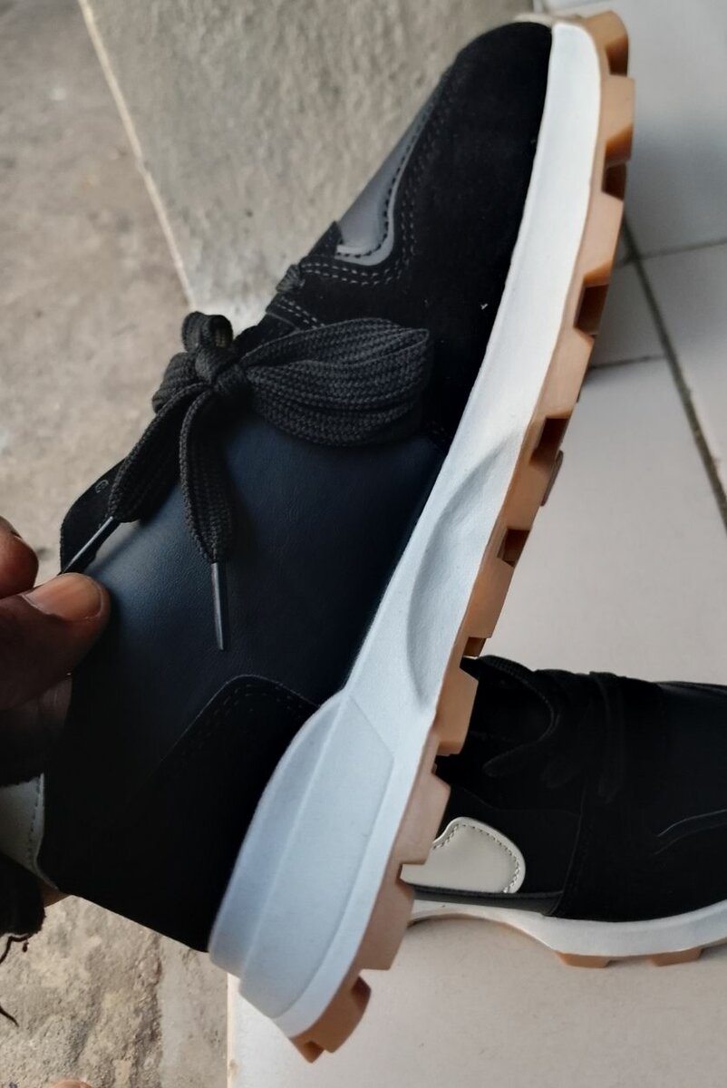 Baskets noires élégantes homme