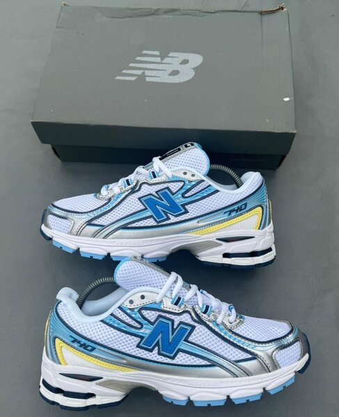 Baskets New Balance 740