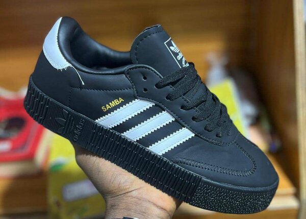 Baskets noires Samba