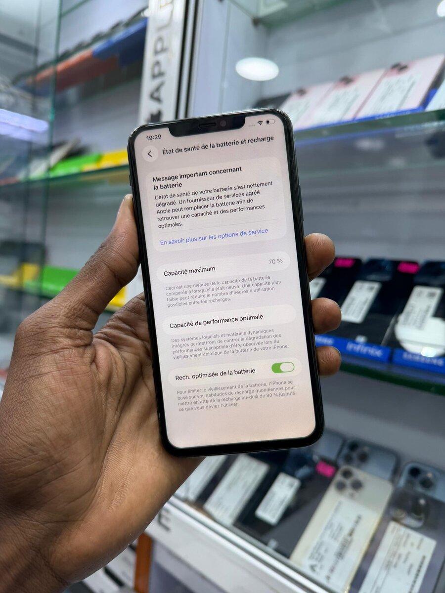 Disponible 11 Pro max 64go