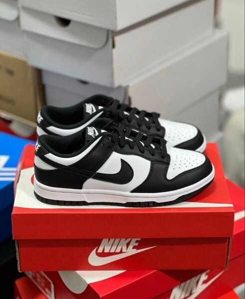 Nike Dunk Low noir et blanc