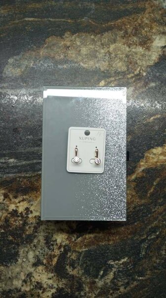 Стильные серьги высокого качества