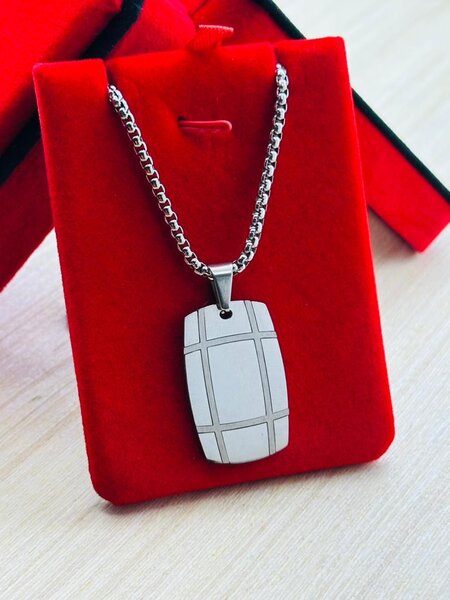 Collier pendentif en acier inoxydable