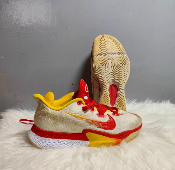 Chaussures de basket colorées