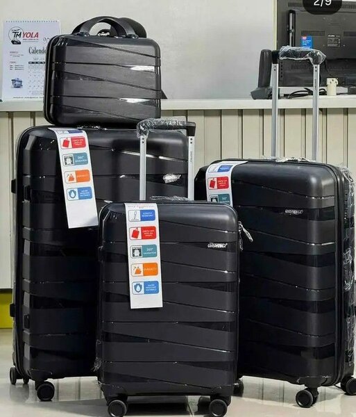 Ensemble de valises noires ABS rigides