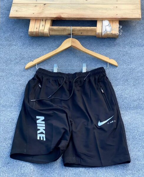 Short de sport Nike pour homme