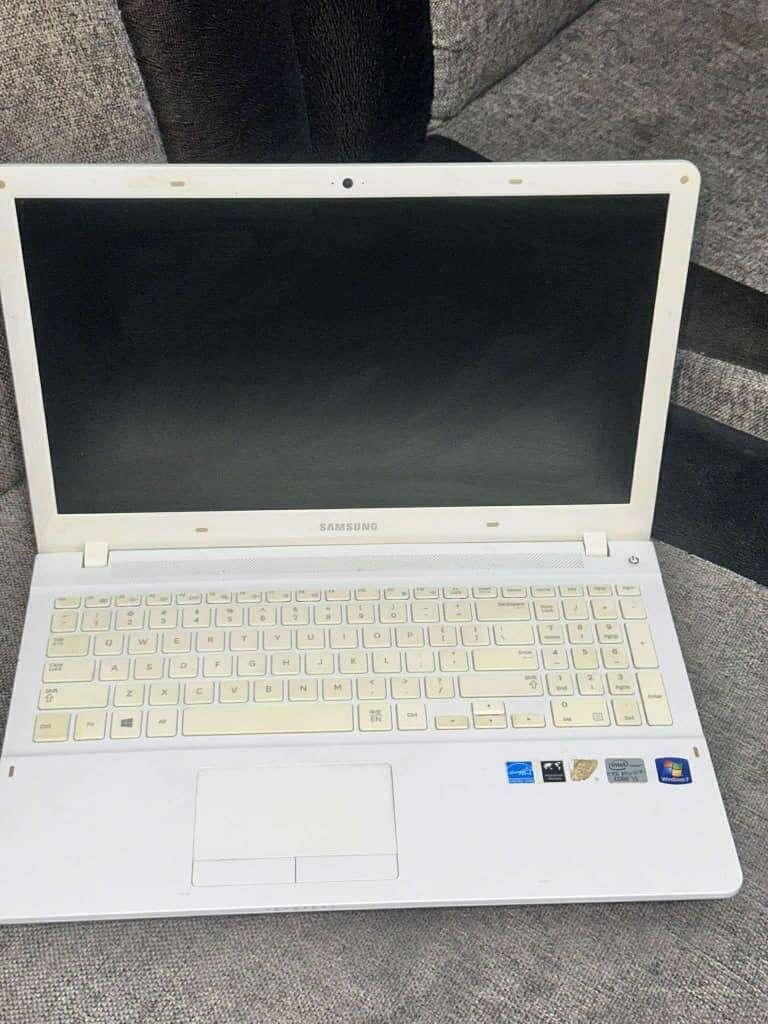 Ordinateur portable Samsung blanc