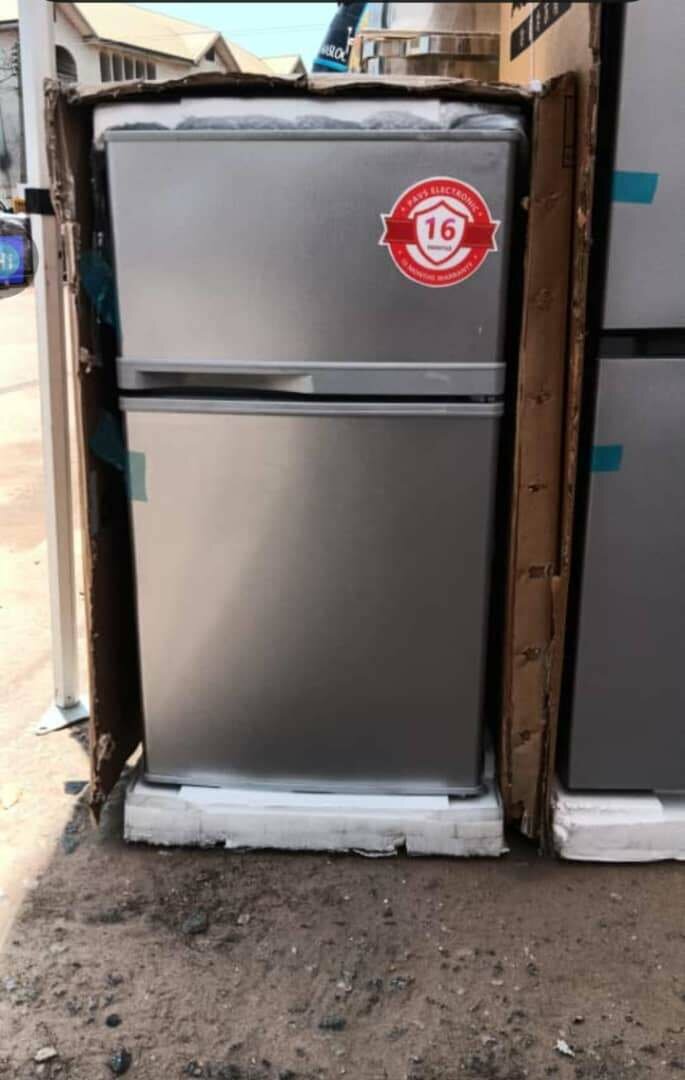 PAVs 87 L table top fridge