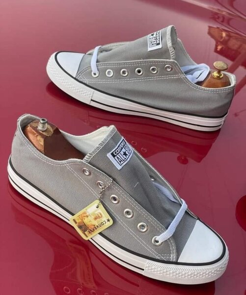 Baskets en toile grises