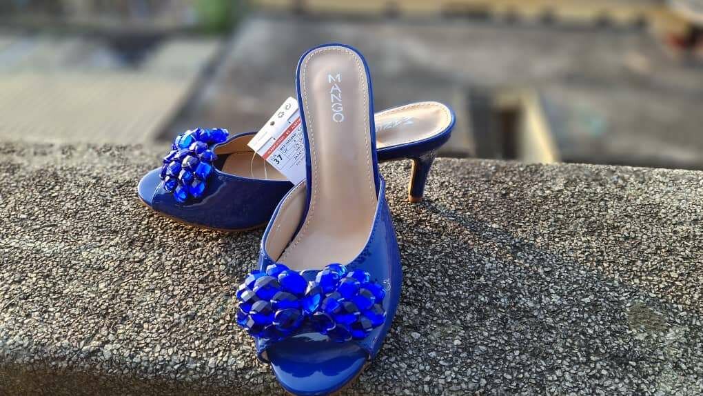 Sandales à talons rouges élégantes