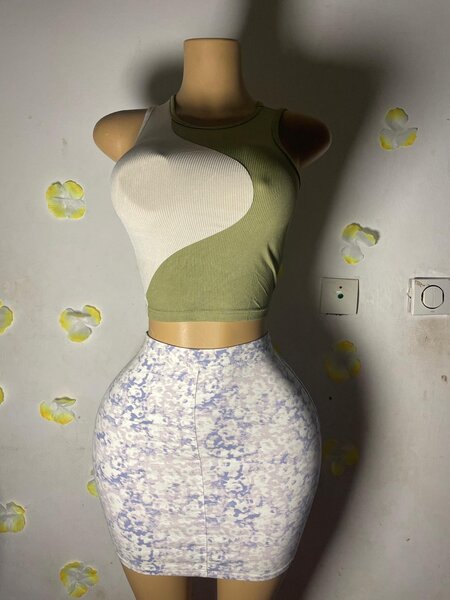 Jupe moulante tendance femme