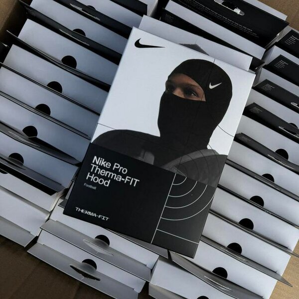 Nike Pro Therma-FIT Hood
