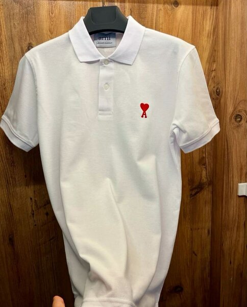 Polo blanc (AMI) élégant homme