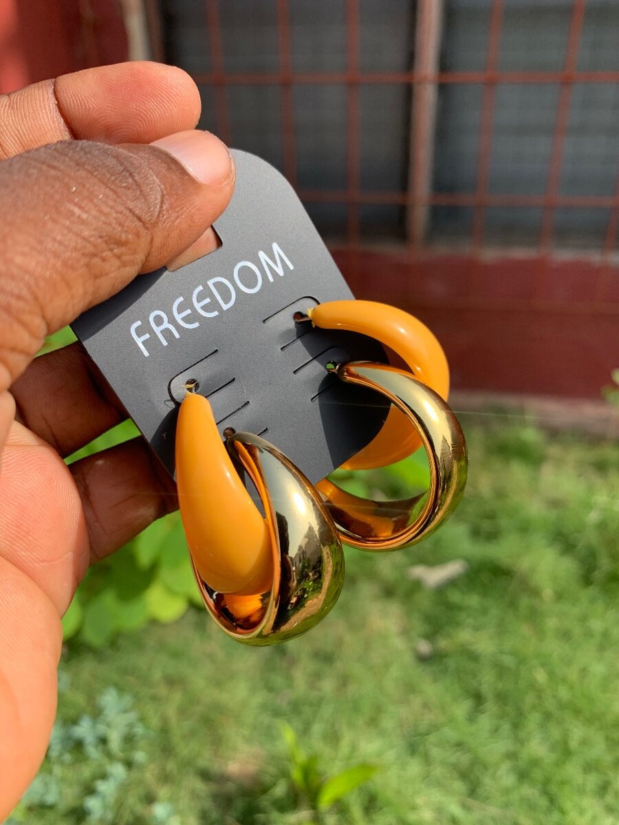 Light weight earring (Gold & Yell)