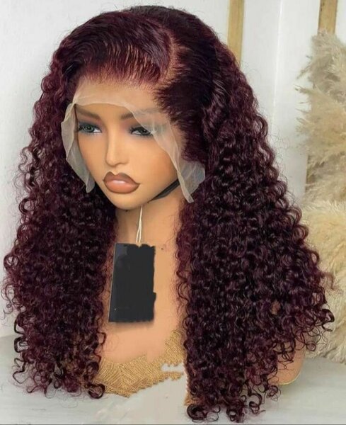 Perruque en dentelle bouclée