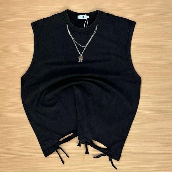 Sleeveless shirt