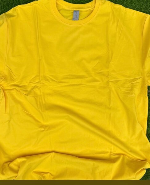 T-shirt jaune unisexe