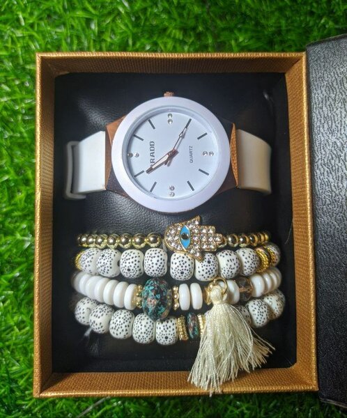 Montre femme avec bracelets