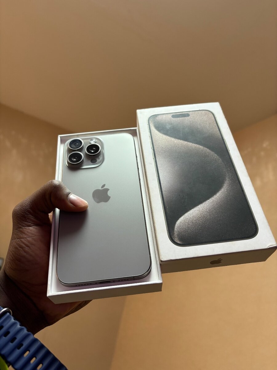 BOXED Phone 15pro max 256GB