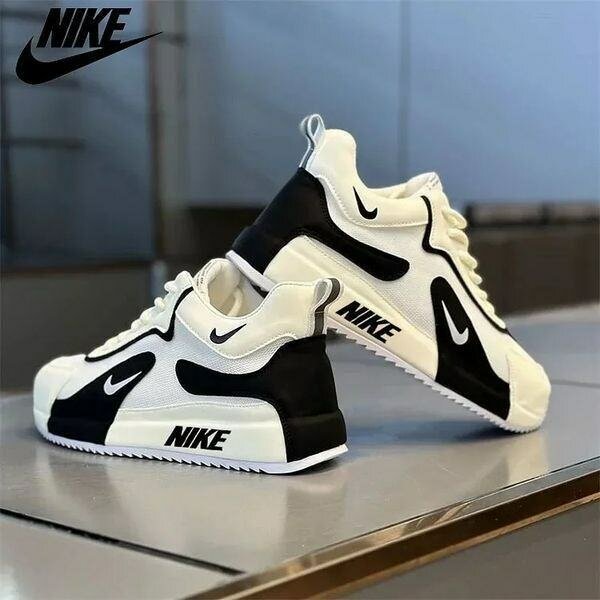 Chaussures Nike blanches et noires