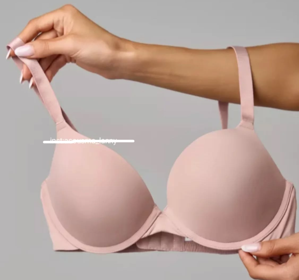 Базовый гладкий бюстгальтер премиум-класса с бесшовным поясом и мягкой косточкой, обеспечивающий максимальный комфорт и поддержку. 