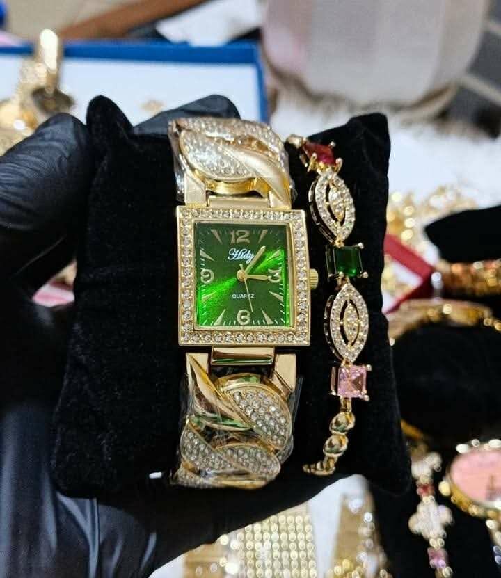 Montre femme luxe dorée