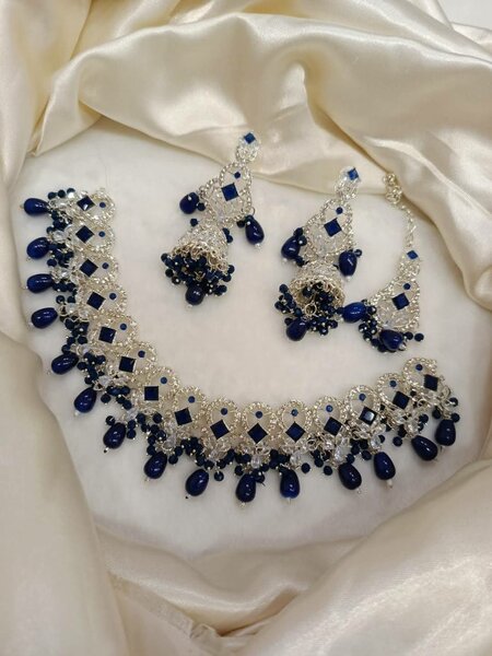 Ladies wedding set necklace and earrings