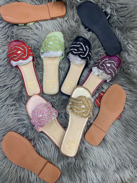 Tongs femme strass élégantes