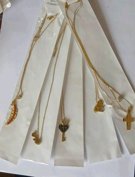 Lot de bijoux élégants