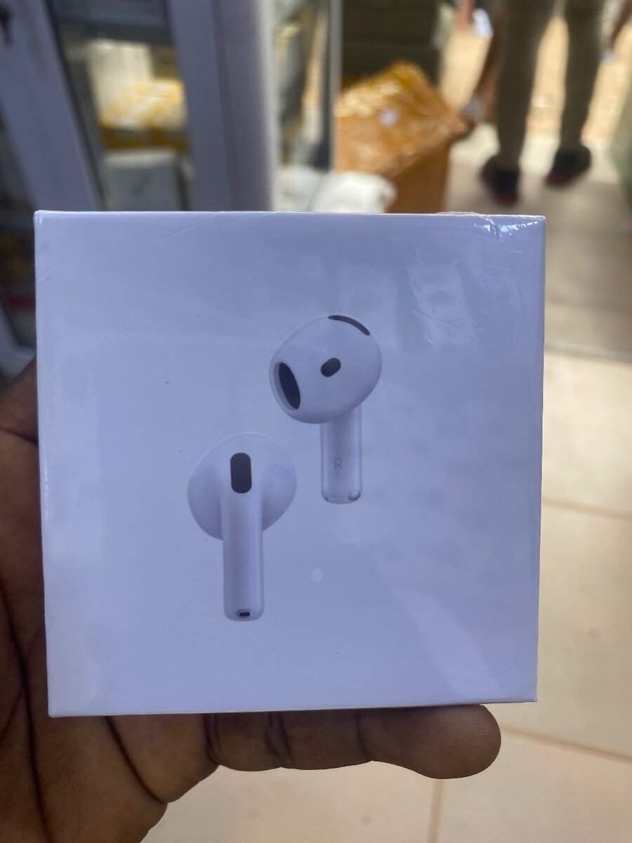 AirPod 4