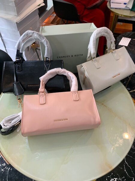 L´élégance de Charles & Keith