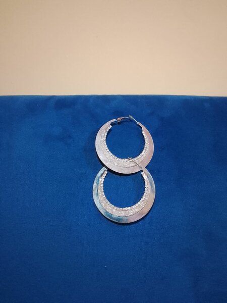 Créoles argentées strassées