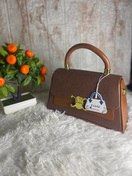 Sac à main tendance en cuir