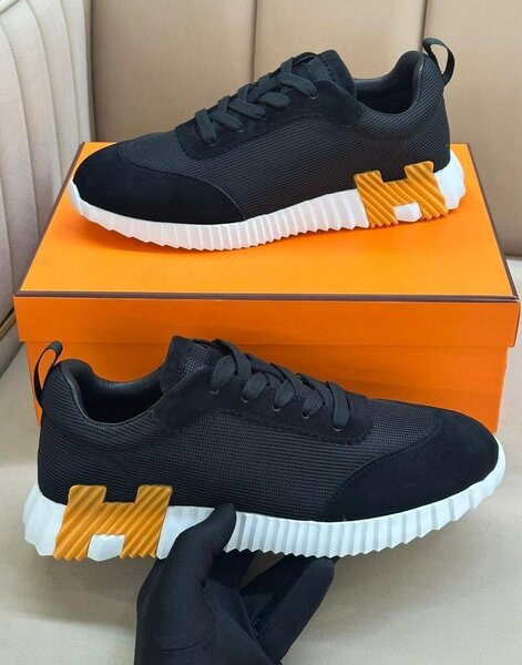 Baskets noires modernes