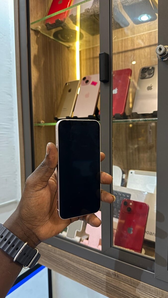 iPhone 13 sweet pink