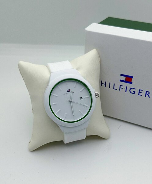 Montre blanche élégante unisexe